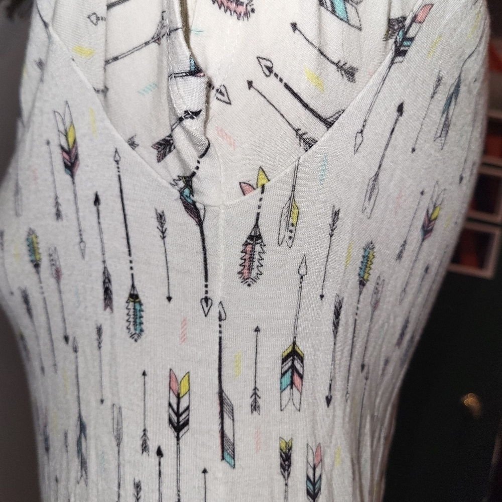 Arrow V-Neck Tee by Mudd - Picture 4 of 14